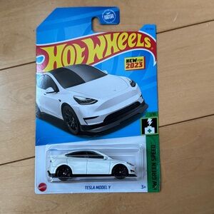 Tesla Model Y White Hot wheels